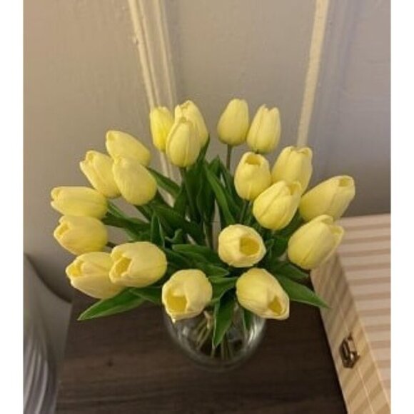 New 20pcs Fake Light Yellow Flowers Artificial Tulip Silk Flowers 13.5" - Picture 3 of 3